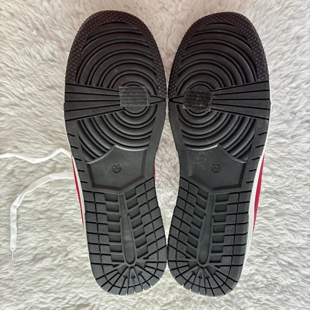 True Religion Arthur S Black and White Sneakers with Red Accents Logo size 10 M